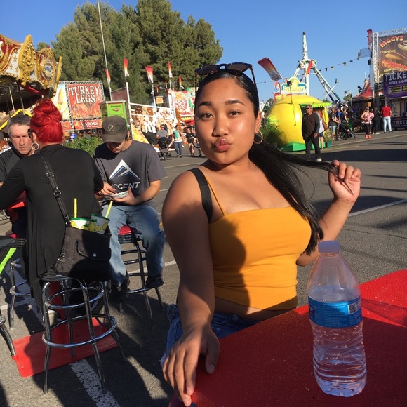 Alexa Maglinao - Poshmark Profile Picture of Alexa Maglinao (@lexxaa12) on Poshmark