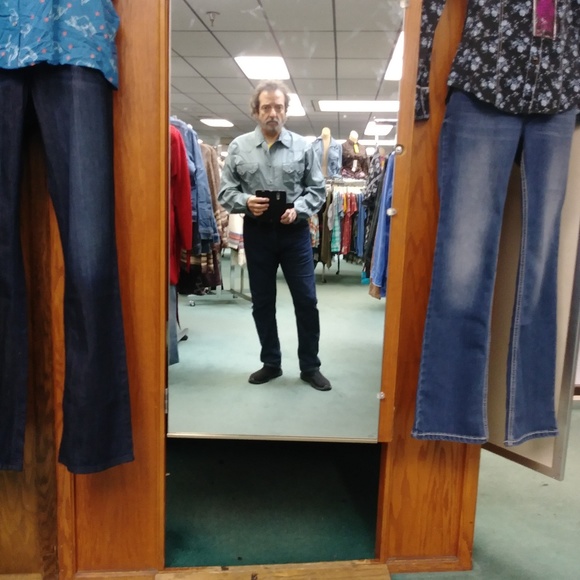 Profile Picture of Glenn page Davidson (@woodenhorseman) on Poshmark
