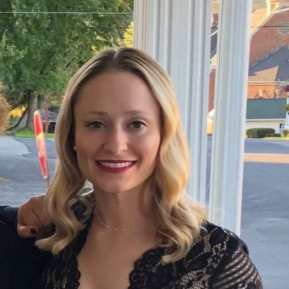 Profile Picture of Sara Rzucidlo (@sararz3) on Poshmark