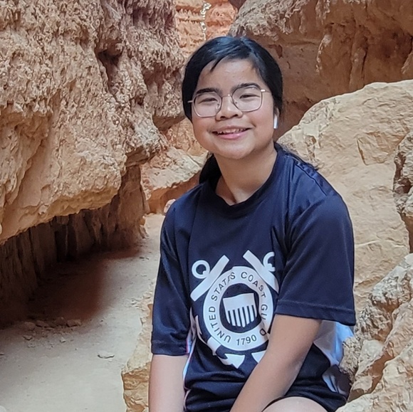 Profile Picture of Ghieanaaliyah l Ayuyu (@ghiegie2326) on Poshmark