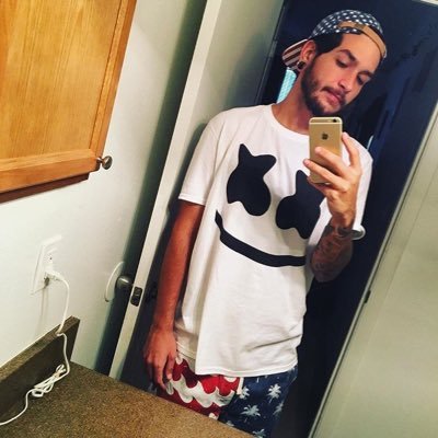 Profile Picture of Sean Guffey (@sean_guffey) on Twitter