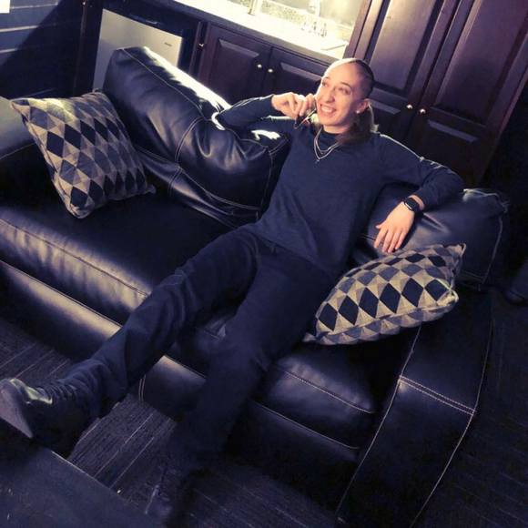 Profile Picture of Leah Chouinard (@lmc8102k9) on Poshmark