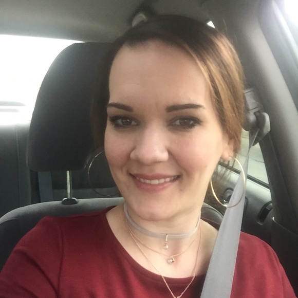 Profile Picture of Calye Schofield (@calyeann) on Poshmark