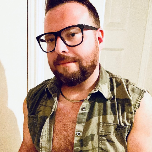 Profile Picture of Daniel Hardman (@danielhardman) on Poshmark