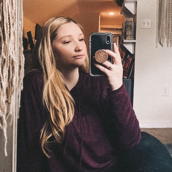 Profile Picture of Katelyn Mcgovern (@katiemcgovern25) on Poshmark