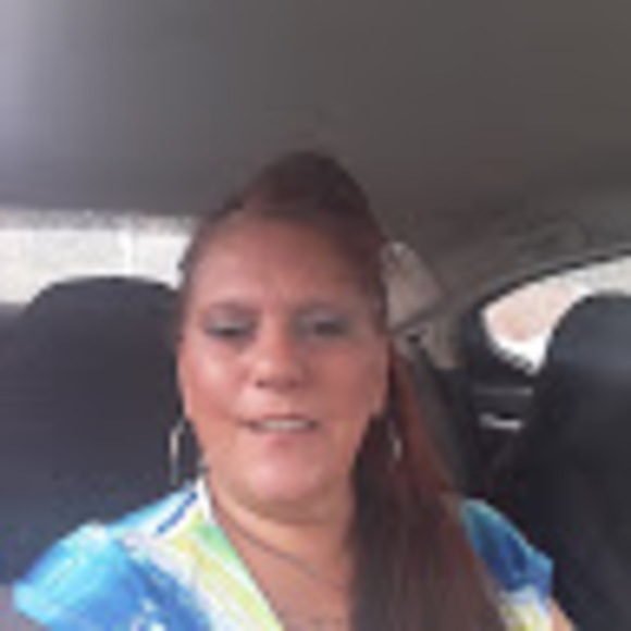 Profile Picture of Liesa Canupp (@liesacanupp1968) on Poshmark