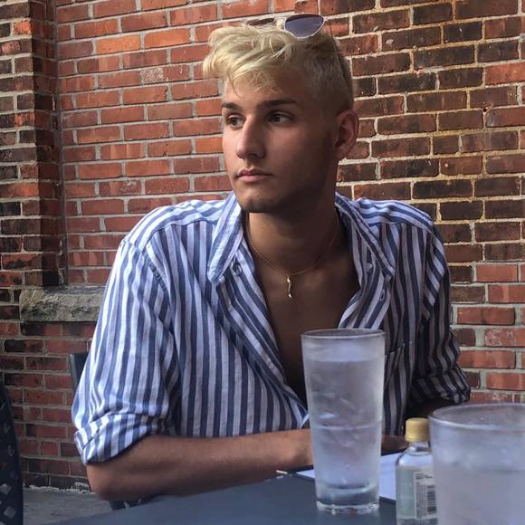 Profile Picture of Robert Zenga (@robertzenga3) on Poshmark