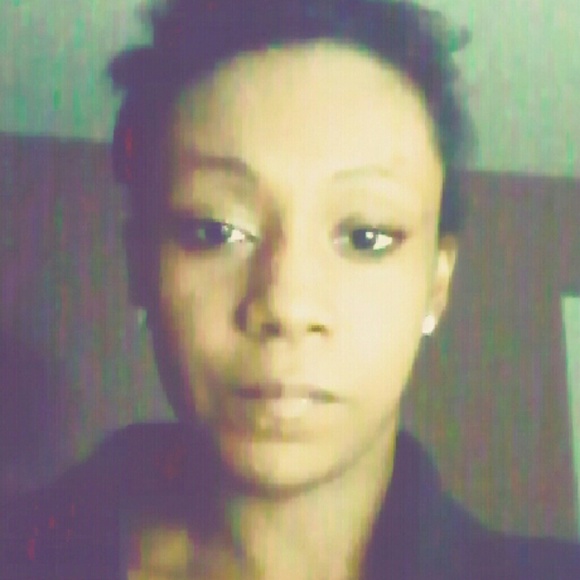 Profile Picture of Kwanna Girley (@k_girley16) on Poshmark