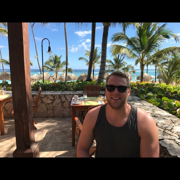 Profile Picture of Matt Klein (@mklein1713) on Poshmark