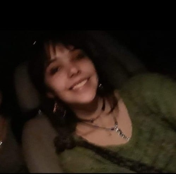 Profile Picture of Olivia Wardrip (@olivia_gayle) on Poshmark