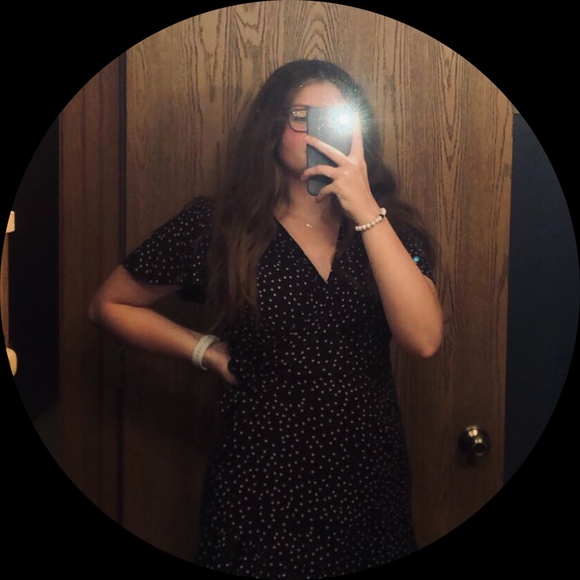 Profile Picture of Rylee Edgell (@o_rylee_e) on Poshmark