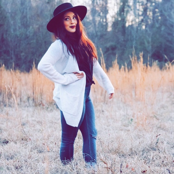 Profile Picture of Whitney Wilson (@wkingwilson) on Poshmark
