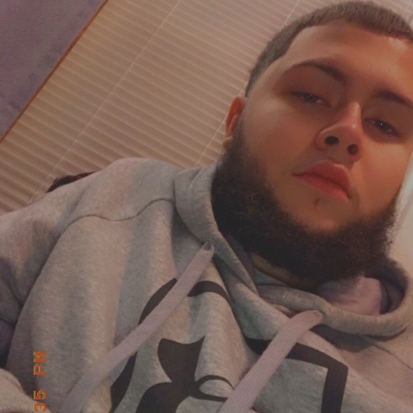 Profile Picture of Alex Cote (@cotealex55) on Poshmark