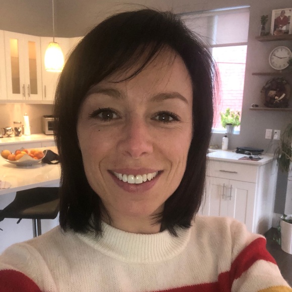 Profile Picture of Kathy Loof (@kathy_loof) on Poshmark