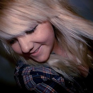 Profile Picture of Kira Walker (@kirawlkr) on Myspace