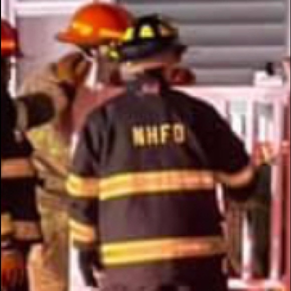 Profile Picture of Corey Sweezey (@sweez328) on Poshmark