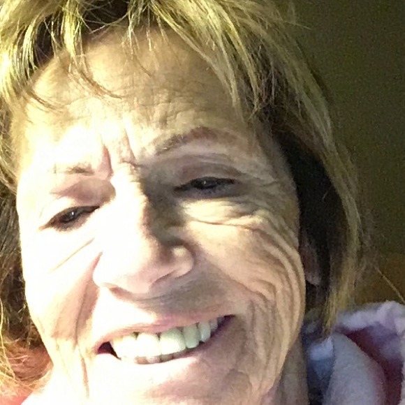 Profile Picture of Sandra Lucas (@sandylluc) on Poshmark