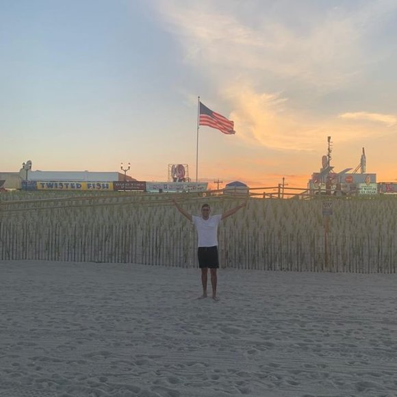 Profile Picture of Daniel Pinto caicedo (@daniel910825) on Poshmark