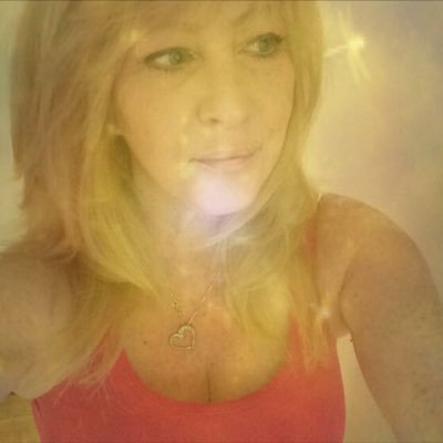 Profile Picture of Nancy Bender-ramos (@pikngirl) on Twitter