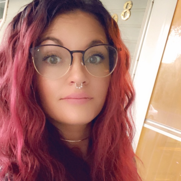 Profile Picture of Cassandra Hannah (@channah07) on Poshmark