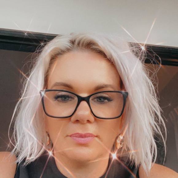 Profile Picture of Dannielle Cooper (@danniellecoo674) on Poshmark