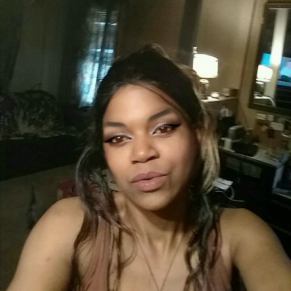 Profile Picture of Kristy Gipson (@consuelo1970) on Poshmark