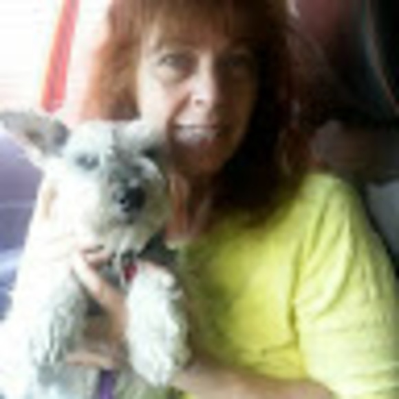 Debbie Foxman - Poshmark Profile Picture of Debbie Foxman (@debfox22) on Poshmark