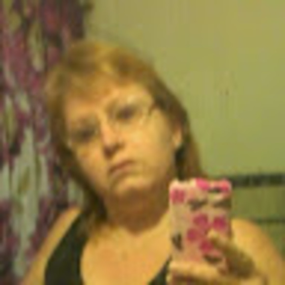 Profile Picture of Mary Binau (@marybinau66) on Poshmark