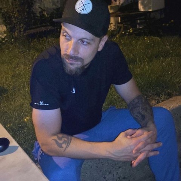 Profile Picture of Chris Dafonseca (@chris22jl) on Poshmark