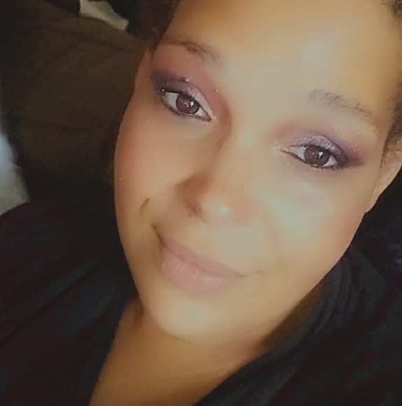 Profile Picture of Amber Staton (@zebra_kake232) on Poshmark