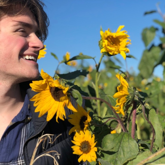 Profile Picture of Arthur Manchester (@amanches) on Poshmark