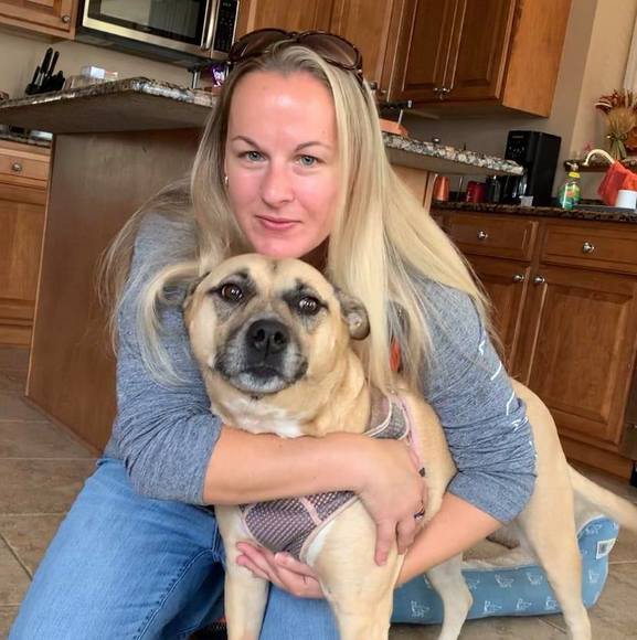 Profile Picture of Nichole Caincross (@ncaincross) on Poshmark