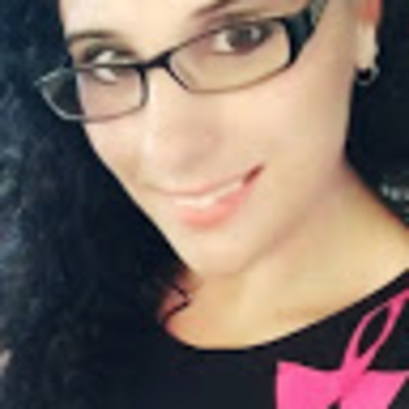 Profile Picture of Rachel Hisgen (@rachelhisgen) on Poshmark