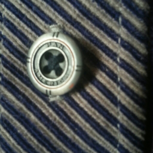 Manny Seabra - Poshmark Profile Picture of Manny Seabra (@mannyjohn) on Poshmark