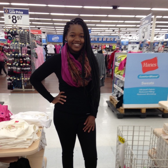 Profile Picture of Miqui Bowe (@miquibowe) on Poshmark