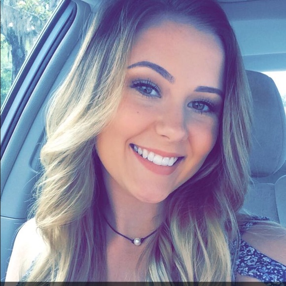 Profile Picture of Hanna Hamilton (@hannahamilton13) on Poshmark