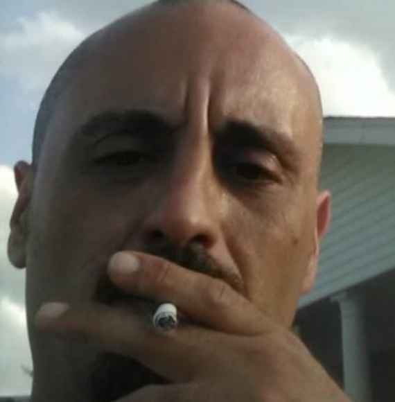 Profile Picture of Frankie Schnitzlein (@f_schnitzlein) on Poshmark