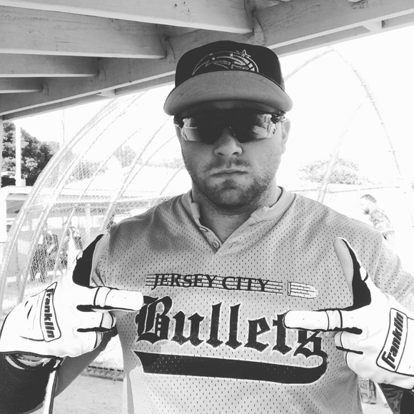 Profile Picture of Jonathan Weeks (@jweeks3184) on Poshmark