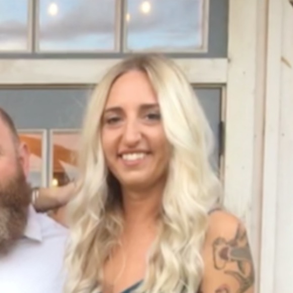 Profile Picture of Johanna Corino (@jocorino23) on Poshmark