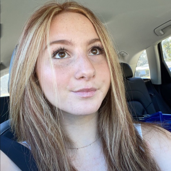 Profile Picture of Callie Spelman (@callie_spelman) on Poshmark