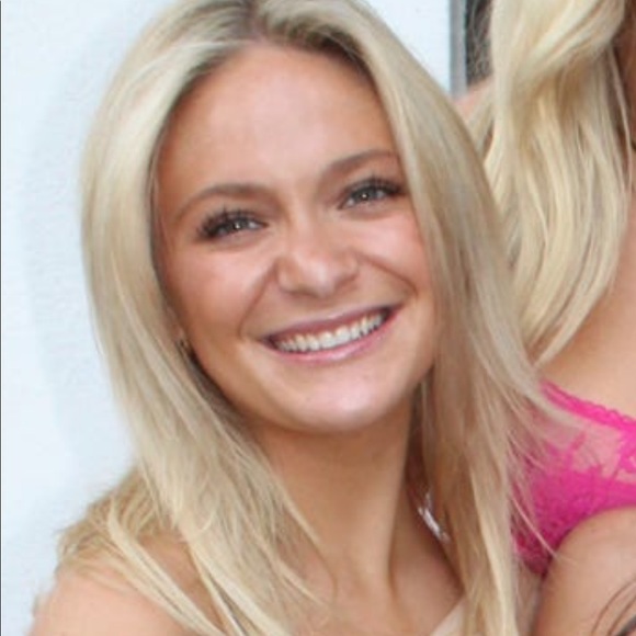 Kenzie Entrekin - Poshmark Profile Picture of Kenzie Entrekin (@mckenziekate648) on Poshmark