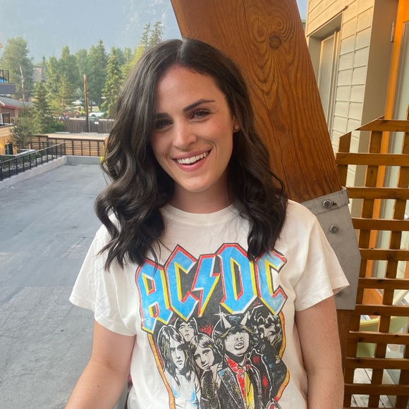 Profile Picture of Rebecca Paul (@rebeccapaul04) on Poshmark