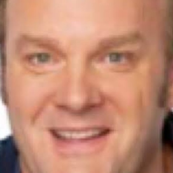 Profile Picture of Ellen George (@ellie3g) on Poshmark