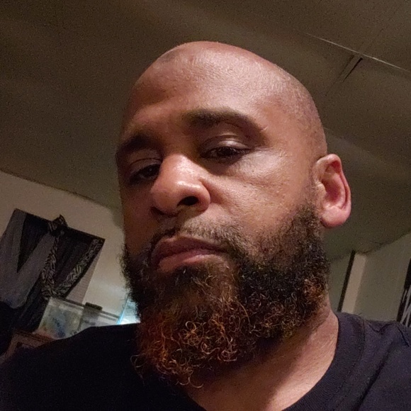 Profile Picture of Scott Holloway (@sahih116) on Poshmark