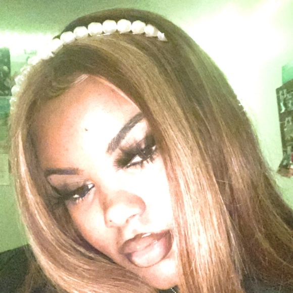 Profile Picture of Aaniya Blacklock (@niy777) on Poshmark