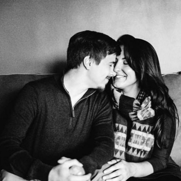 Profile Picture of Samantha Manderfield (@sfmander) on Poshmark