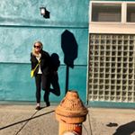 Profile Picture of Kate Schenk (@toofarfromthebeach) on Instagram