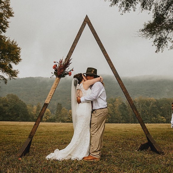 Profile Picture of Hunter Walker (@huntwalk13) on Poshmark