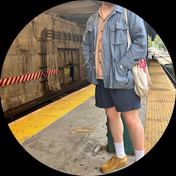 Profile Picture of Alex Beard (@alwxbread) on Poshmark