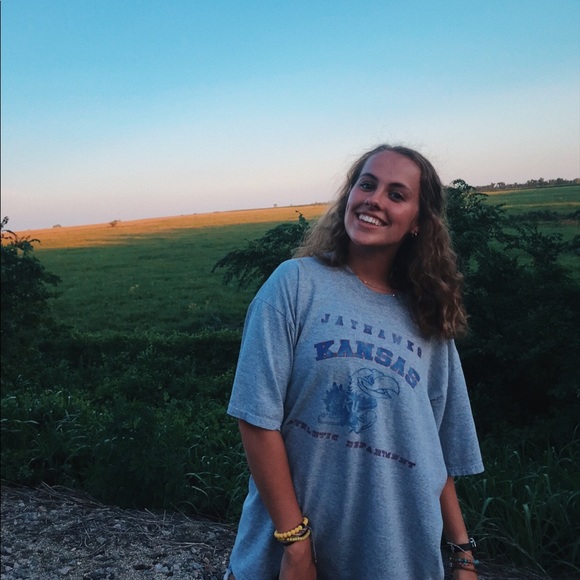 Profile Picture of Allison Day (@dayallison10) on Poshmark